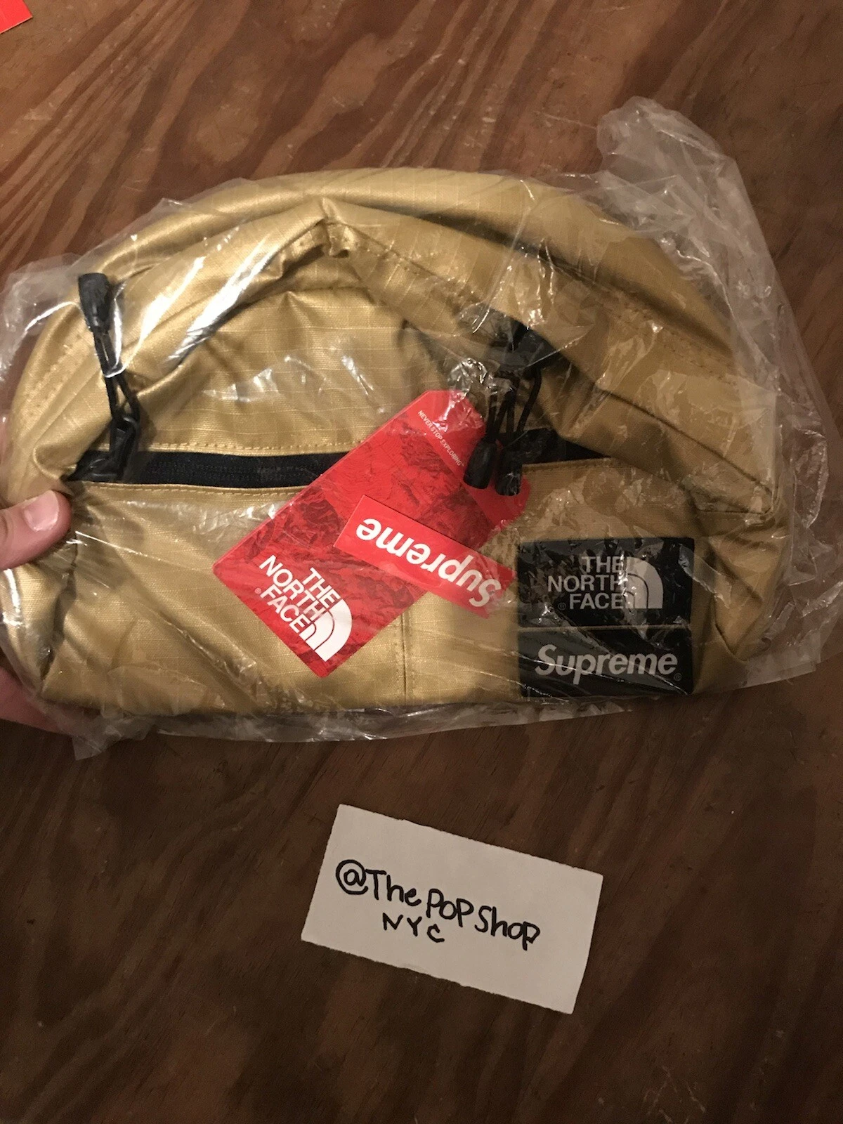 Pack lombaire Supreme x North Face or métallique Roo ll taille sac bandoulière SS18