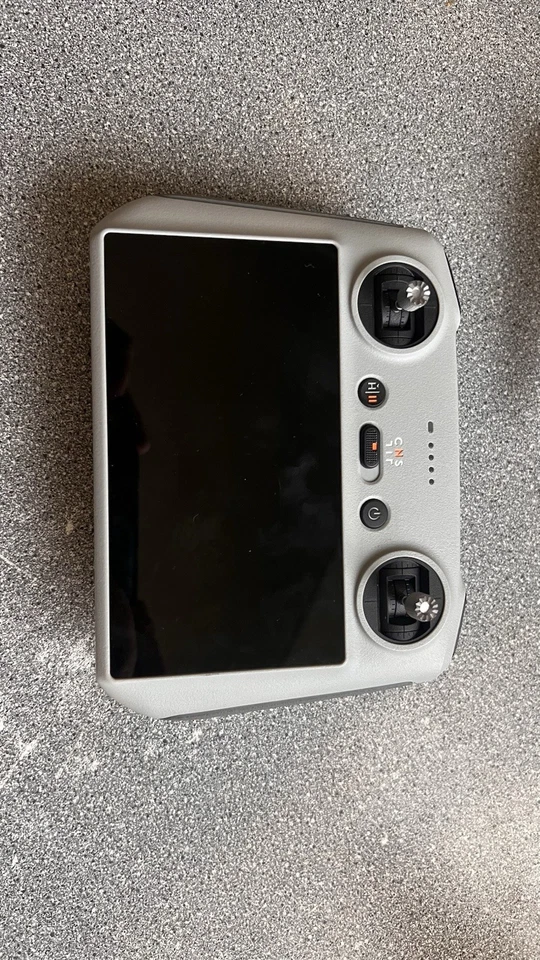 DJI Mavic Classic 3 Camera Drone with DJI RC Controller inc Warranty - Image 4 of 4