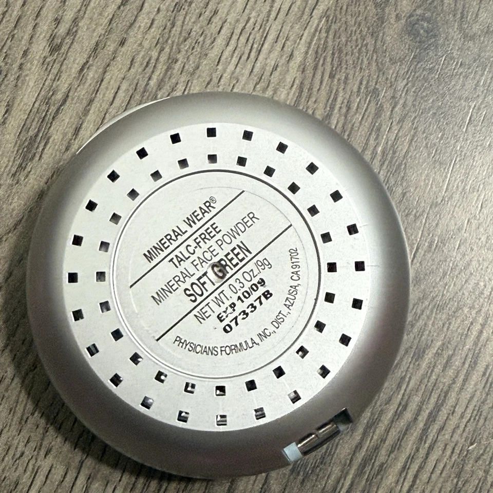 Physicians Formula Mineral Wear Talc-Free Face Powder Soft Green EXP 10/09 READ - Image 3 of 4
