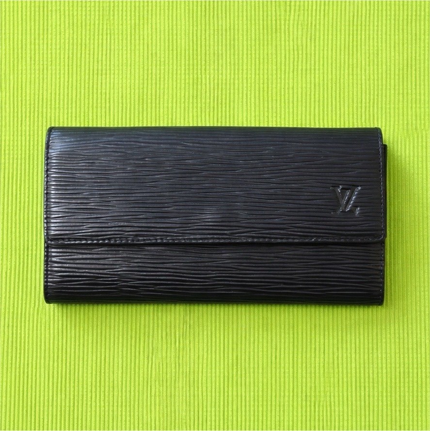 Authentic vintage Louis Vuitton Epi Leather Sarah Wallet  Auth Louis Vuitton Epi Sarah
Black Wallet main image 0