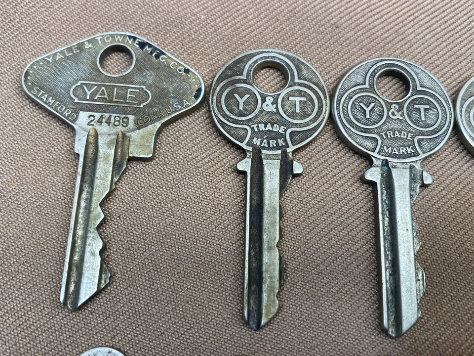 Lot Of 11 VTG Antique YALE Door Padlock Used Brass Keys Pat. 1891 Old ...