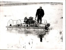 LD361 1973 Original Photo CRANBERRY HARVEST Black River Falls Wisconsin Farming