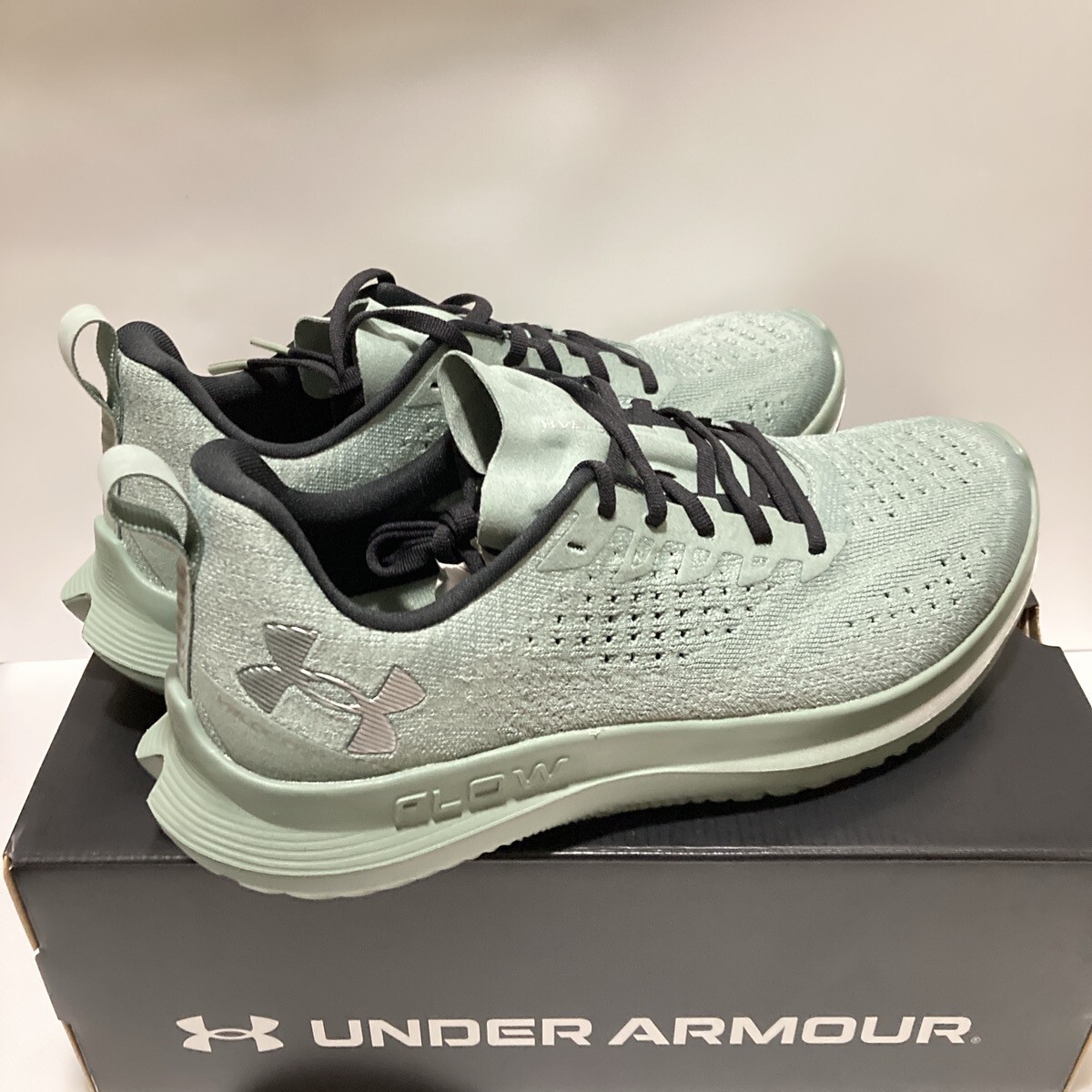 UNDER ARMOUR UA Velocity 4 3027585 348 Silica Green Men