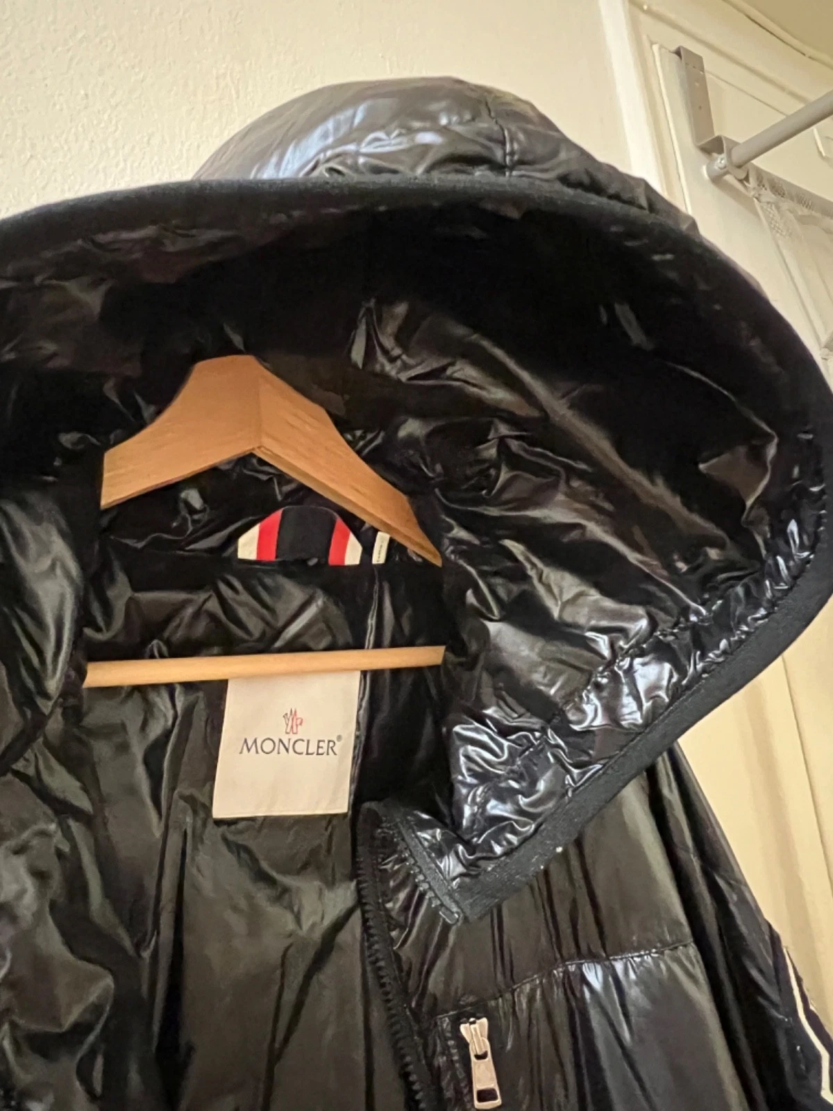 Moncler Lafond Black Nylon Down Jacket Men's Size 2 Hooded Glossy Puffer Jacket - product detail image 11