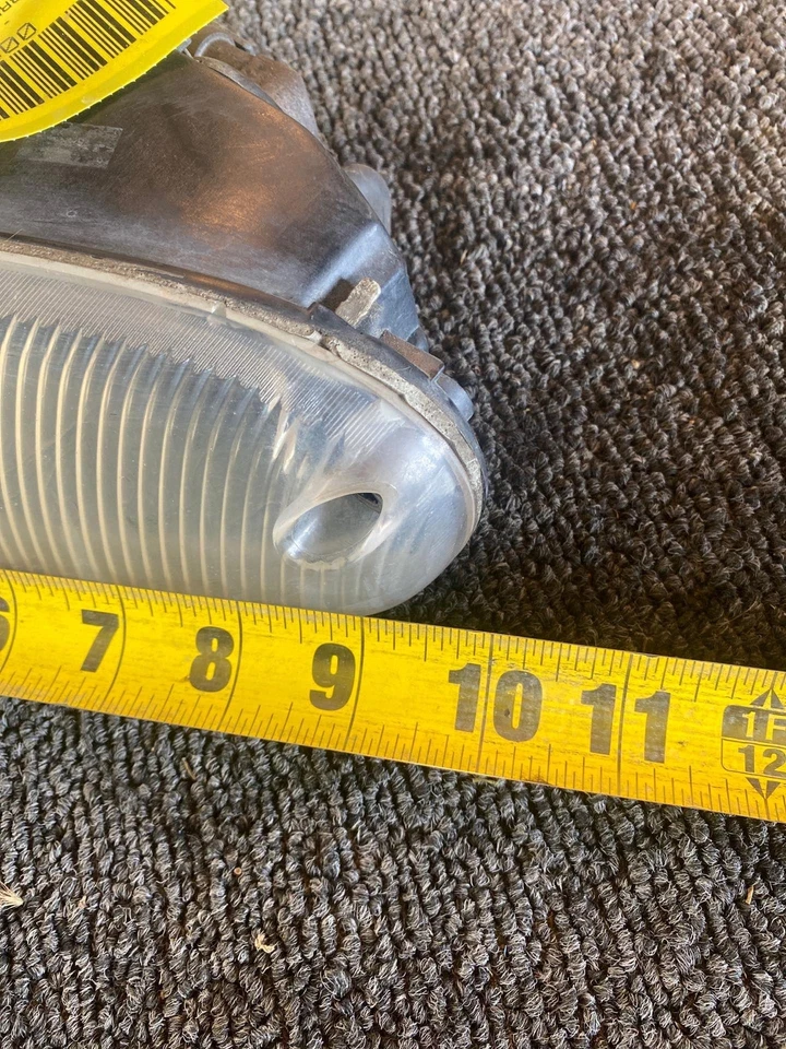 1995 - 2000 CHRYSLER CIRRUS Front Fog Light Bumper Mounted Right Passenger Side - Image 4 of 4