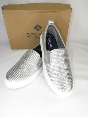 women's crest twin gore woven emboss sneaker