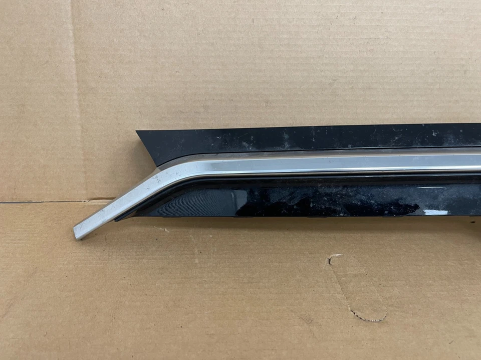 SSANGYONG KORANDO GRADE DIANTEIRA SUPERIOR E EMBLEMA 2019 2020 2021 2022 K7875137000 - Imagem 2 de 4