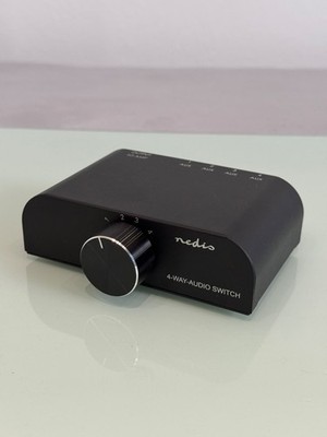 Nedis Audio Switcher - Audio Umschalter - 4 Quellen - 3X Cinch/ 1x 3,5 mm Klinke