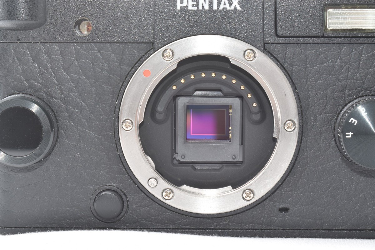 PENTAX Q-S1 Black 12.4 MP Digital Mirrorless Camera w/ 5-15mm lens
