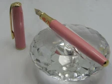 GORGEOUS HIGH QUALITY HERO PINK FOUNTAIN PEN