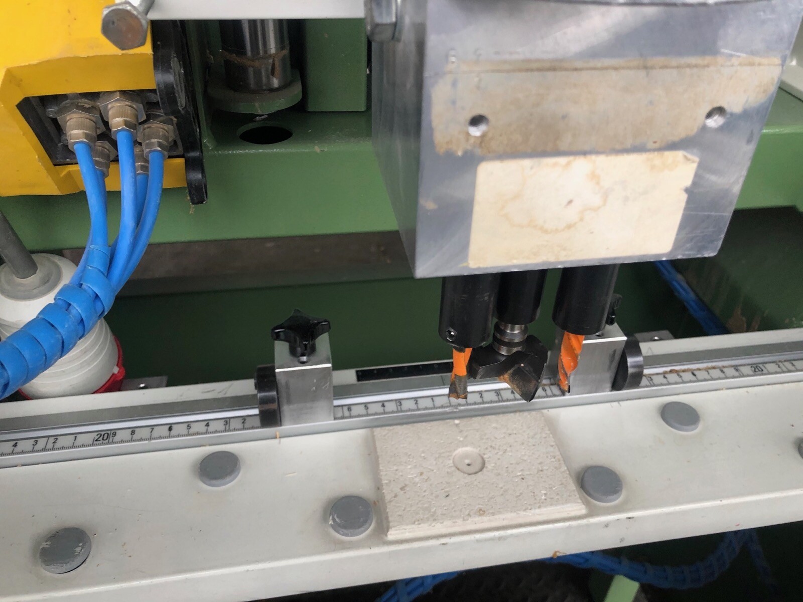 Reihenlochbohrmaschine Dübellochbohrmaschine Lochreihenbohrmaschine JAGO B15 PN – Bild 4
