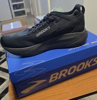 brand new brooks trainers