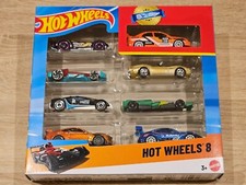 HOT WHEELS 2025 . Coffret pack de 8 véhicules dont 1 exclusive Subaru IMPREZA