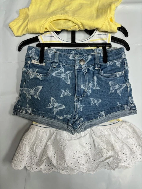 JUEGO DE 3 PANTALONES CORTOS/BLUSA/VESTIDO CALVIN KLEIN NIÑAS (AMARILLO/BLANCO/AZUL 4T) NUEVO CON ETIQUETAS Foto 4 de 4