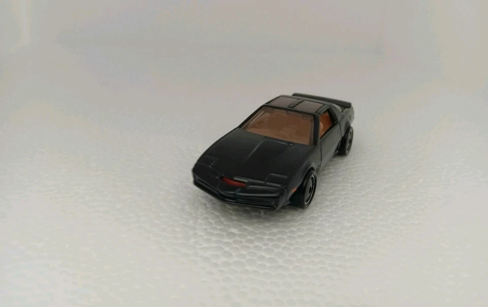 Knight Rider suelto Hot Wheels K.I.T.T. Escala 1/64 "Neumáticos Real Riders" Foto 2 de 3