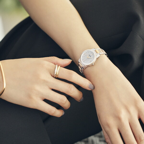 SEIKO LUKIA I Collection SSQV108 White Titanium Solar