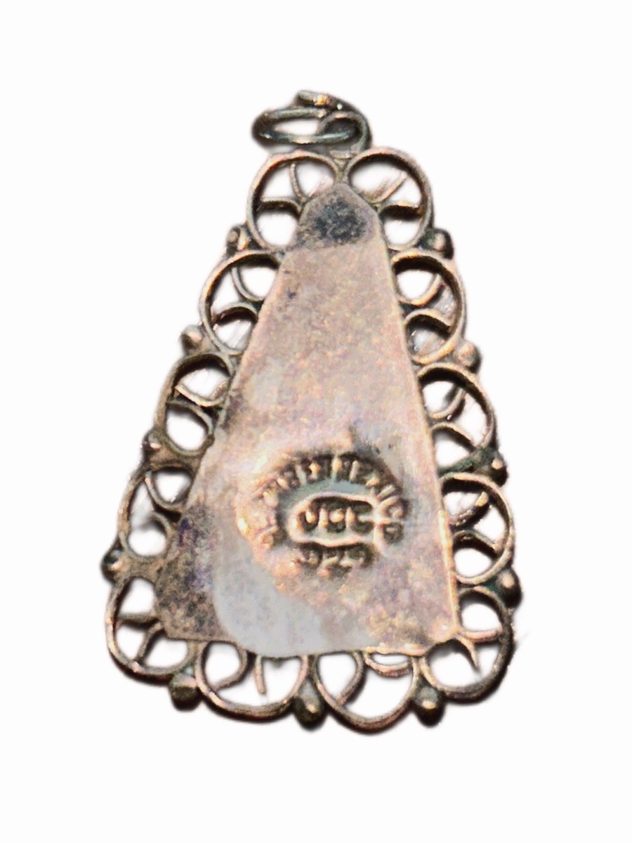 Onyx Tringle Vintage 929 Sterling Silver Wire Detail Pendant Made in Mexico View 2