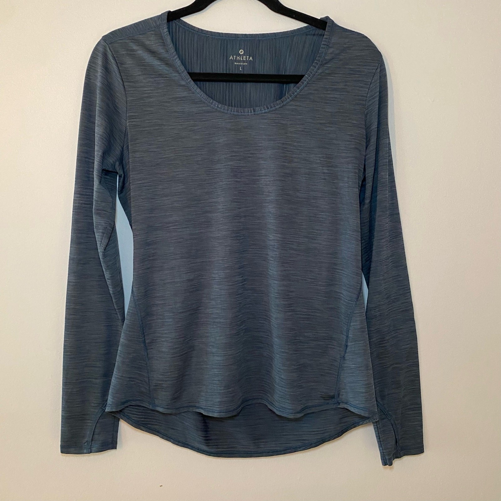 Athleta Blue Lightweight Long Sleeve Shirt Athletic Active Women's size Large