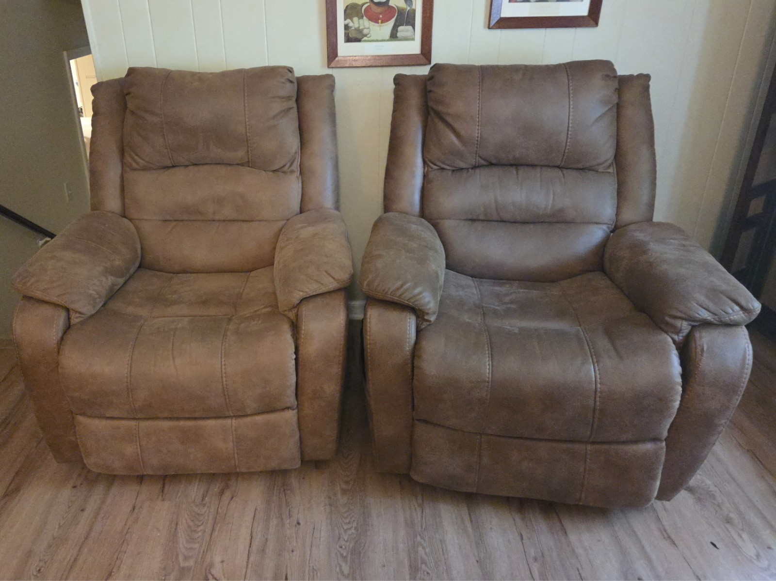 Ashley Furniture Yandel Power Lift Recliner. Separate controls for back and feet