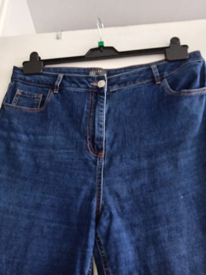 Ladies Blue Stretch Jeans By Papaya Size 16 - Image 2 of 3