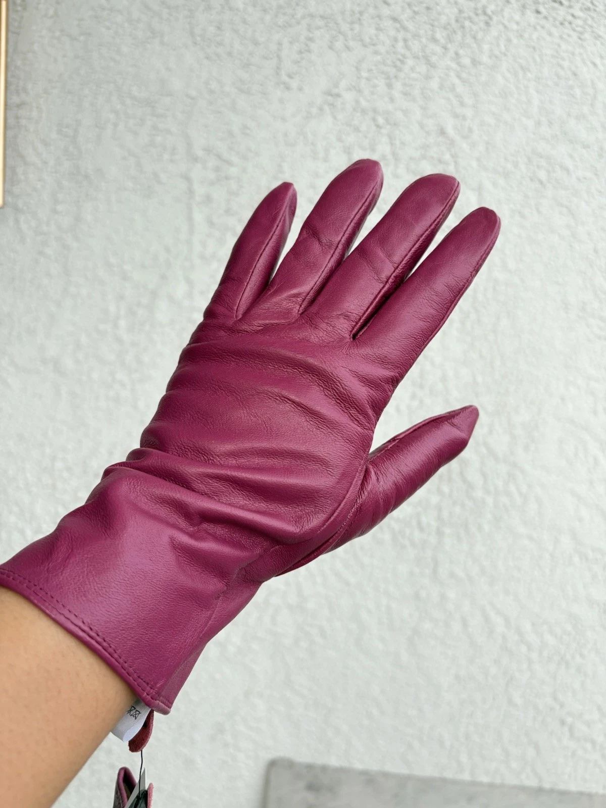 NWT Women’s Deep Pink Genuine Leather Gloves Velvet Lining Warm Size 7 Medium