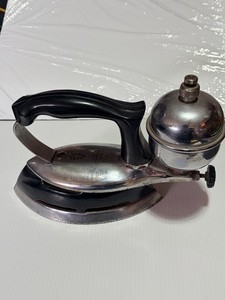 Vintage COLEMAN Instant Lite Gas Iron
