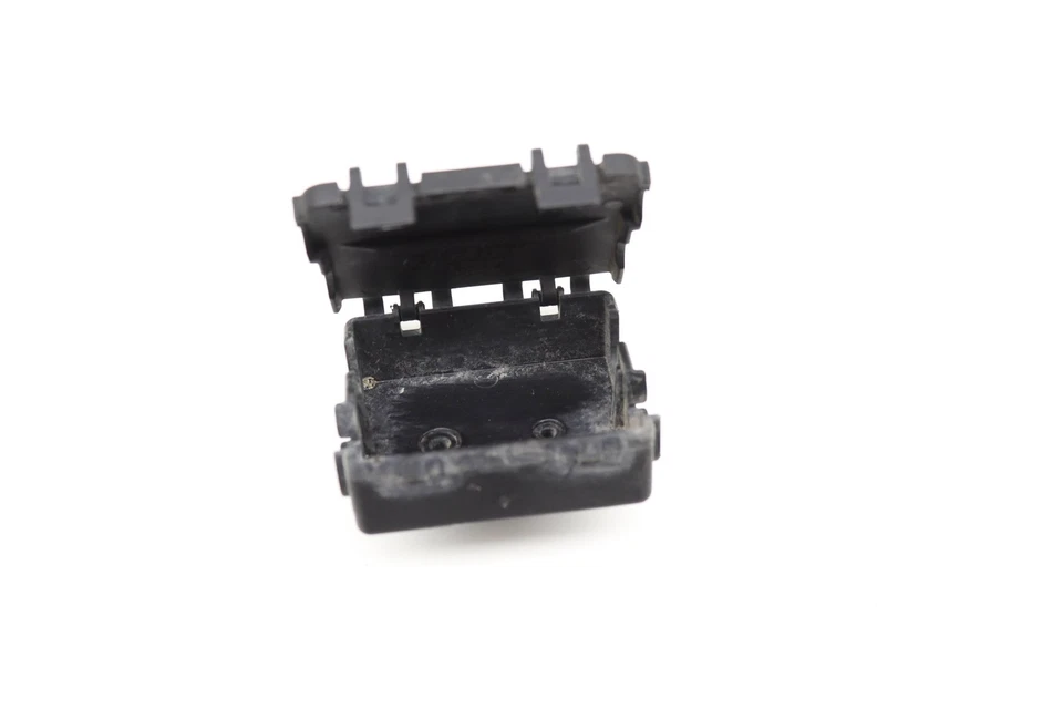 BMW ALPINA B7L XDRIVE 2011-2015 - Soporte de conexión enchufable 9111262 Foto 2 de 4