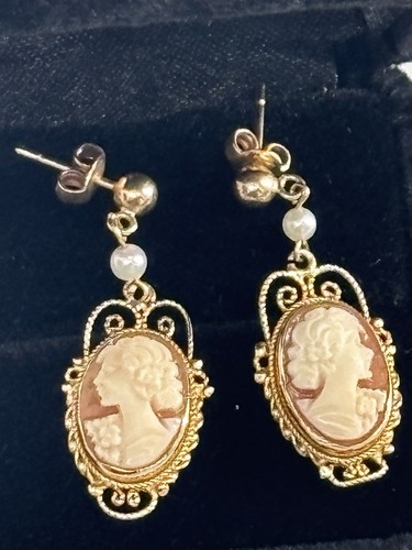 Vintage Milor Italy Small 14k Gold Carved Cameo Stud Drop Earrings Pierced Post