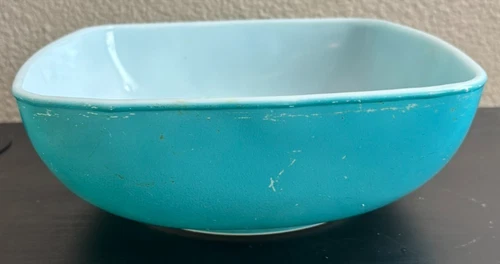 Pyrex Square Teal Turquoise Hostess Bowl 525-B~2.5 Quart Capacity Vintage