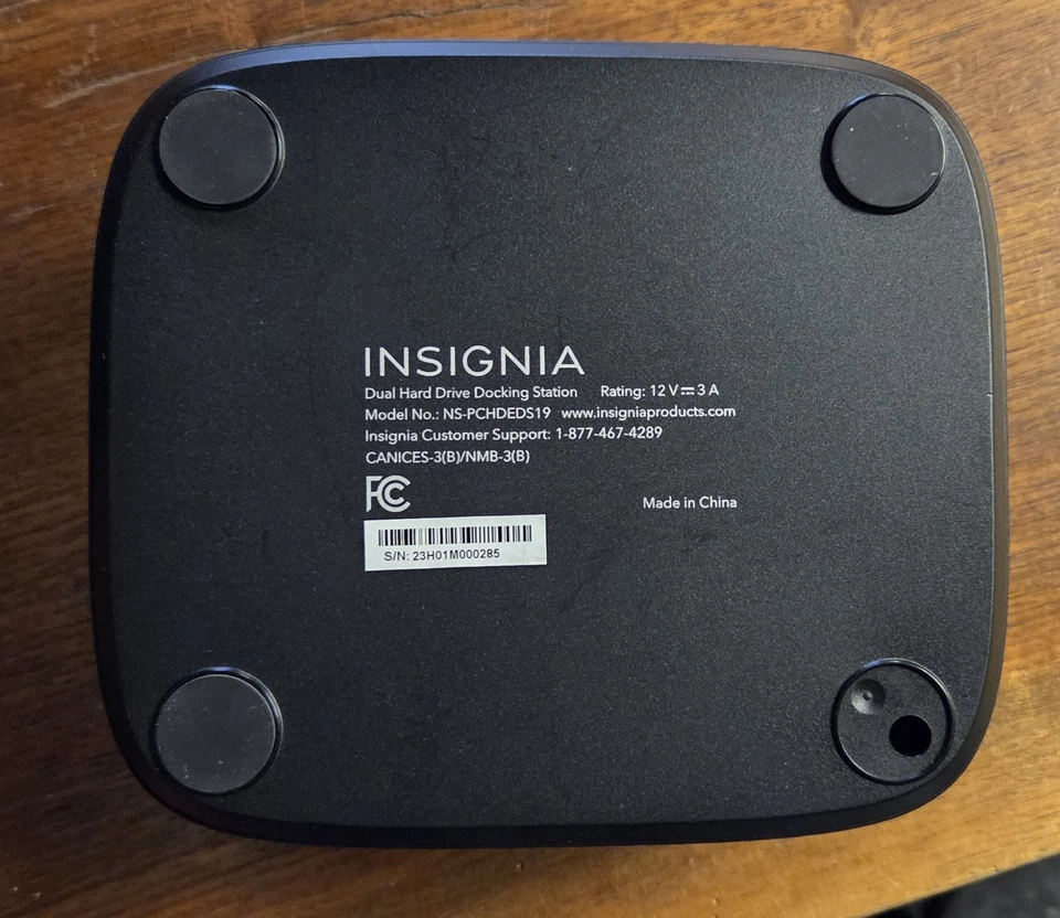 Insignia Dual Hard Drive Docking Station - Image 3 of 3