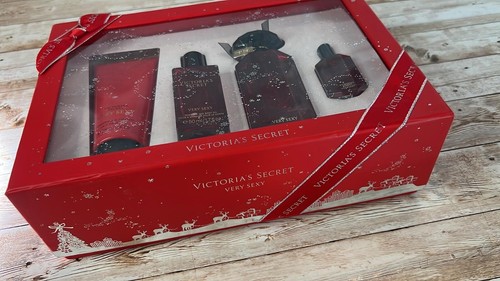 Victoria's Secret Very Sexy 4 PC Gift Set Eau De Parfum Perfume Holiday *RARE* - Picture 2 of 3