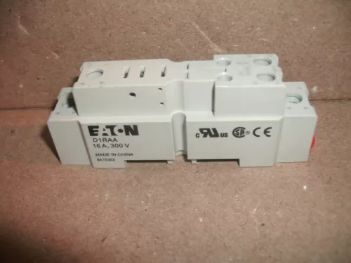 EATON D1RAA 16A 300V RELAY SOCKET