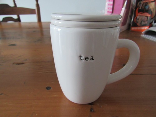 Set of 2 Pottery Barn White "Coffee House" Tea Mugs Infusers & Lids (Hv 4)