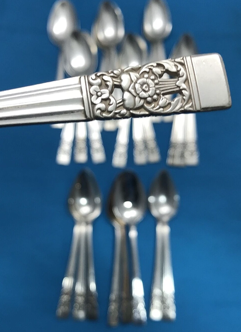 25 Pc CORONATION Silverplated 7.5" SERVING SPOONS Community NICE LARGE LOT