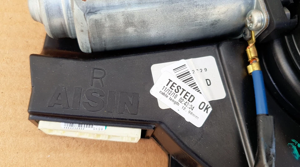 Motor puerta corredera lado pasajero derecho Toyota Sienna 2011-2015 426605-10200 OEM Foto 4 de 4