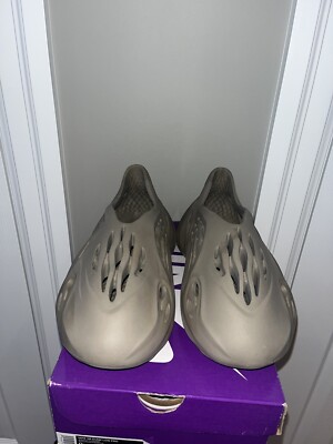 Yeezy Foamrunner Stone sage Size 9 Yeezy Foam Runner Stone Sage Adidas Size 9 US Pre-owned No  main image 4