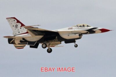 FOTO FLUGZEUG GENERAL DYNAMICS F-16CM '4' ONE THE THUNDERBIRDS REGULAR 'C' MO