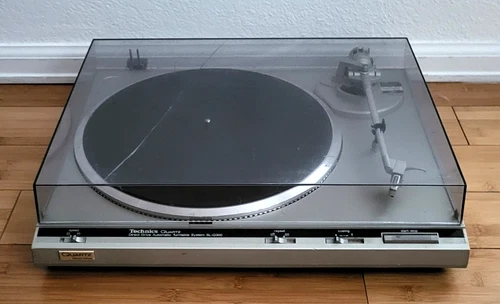 Technics Quartz SL-Q300 Direct Drive Automatic Turntable No Cord Untested...