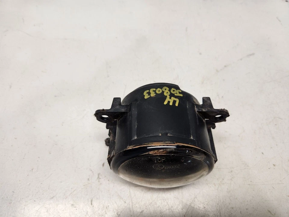 Luz antiniebla izquierda para conductores Nissan Frontier 2005-09 (doble cabina) - sin parachoques cromado Foto 2 de 4