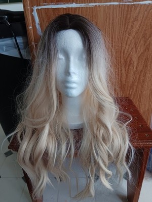 Long Wavy Light Blond Synthetic Wig Classic Cap 28 inches