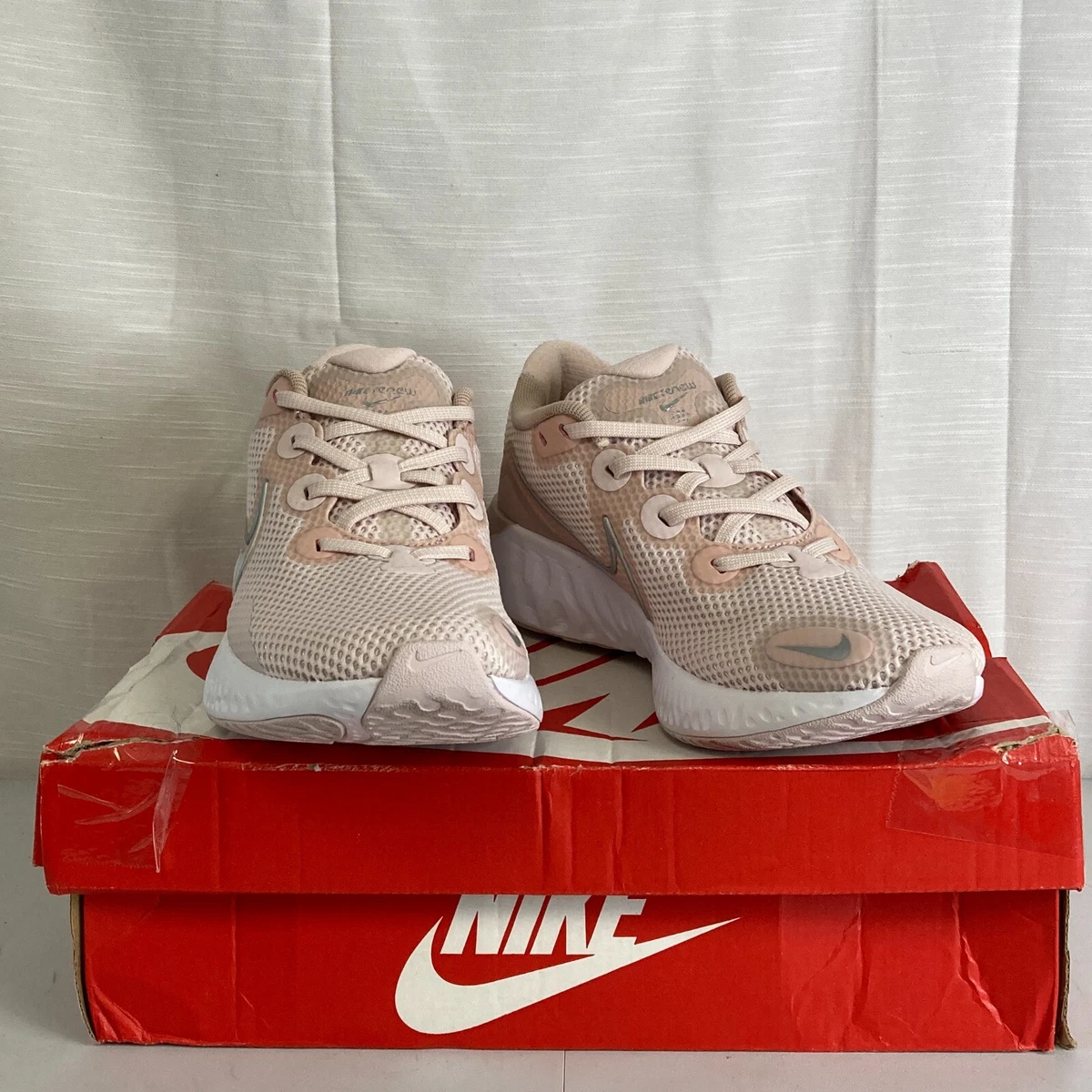 Nike hyper top crimson color