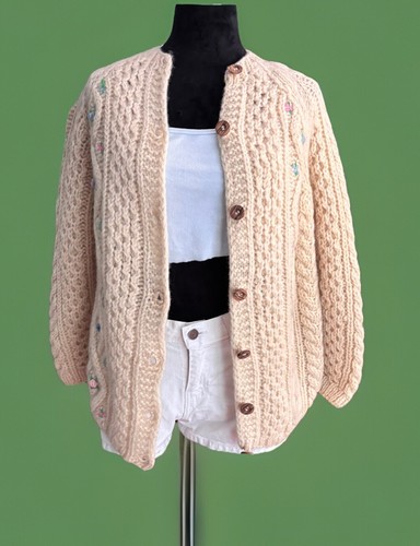 60s Beautiful Carina ITALY Soft Wool Embroidered CARDIGAN.boxy Oversized M/L - Picture 2 of 10
