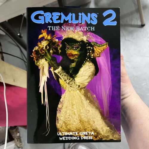 NECA Gremlins 2: The New Batch ULTIMATE GRETA WEDDING DRESS SDCC 2022 Exclusive - Picture 1 of 8