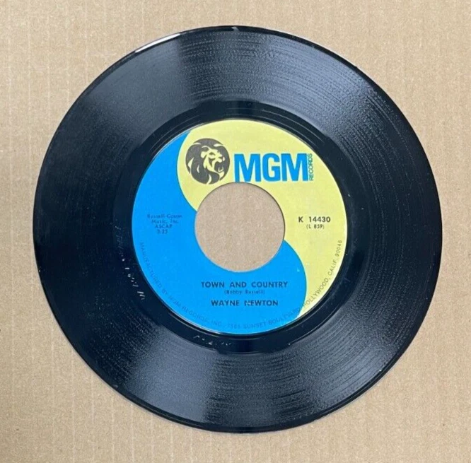 WAYNE NEWTON MGM RECORDS 45 WITH PEN IN HAND/TOWN AND COUNTRY 14430 - Image 2 of 2