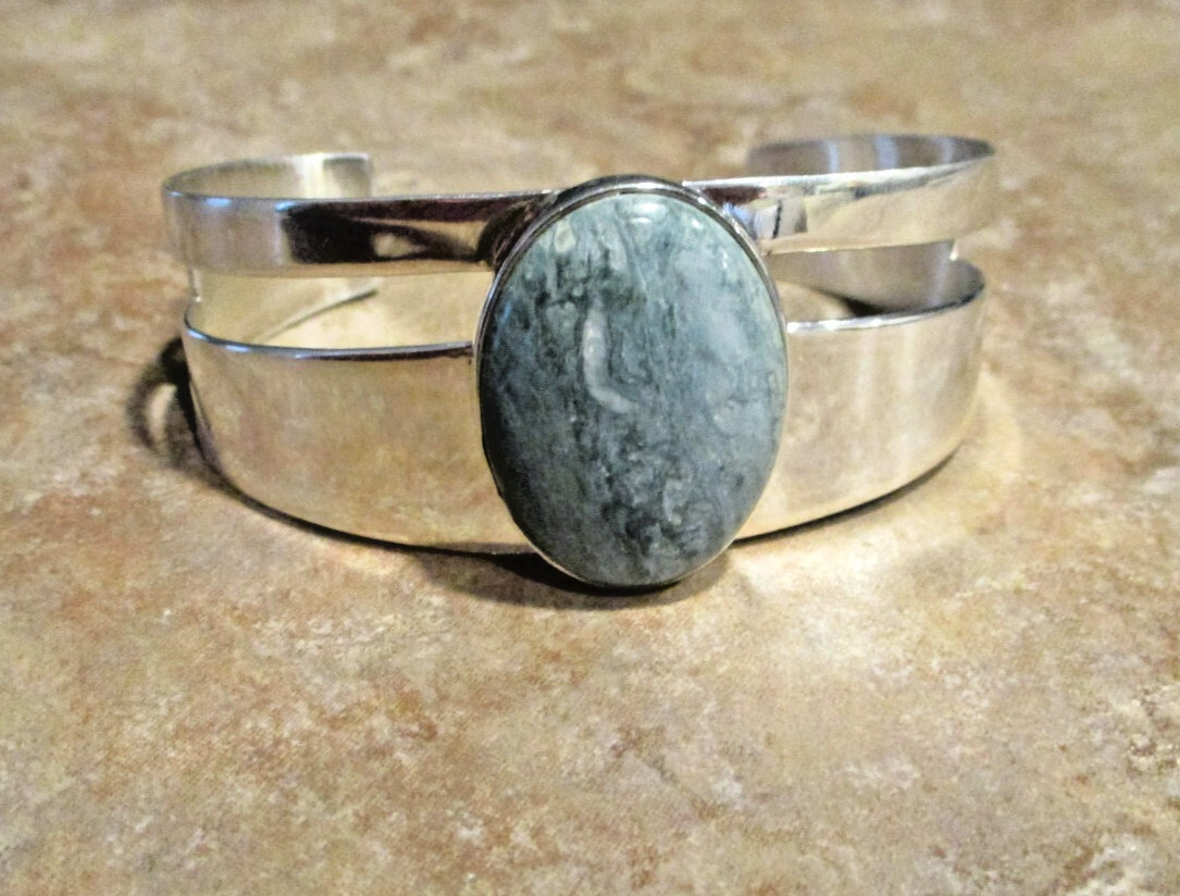 Larger CONTEMPORARY Southwestern Style Sterling Silver Turquoise Design Bracelet