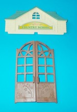 SYLVANIAN FAMILIES COUNTRY TREE NURSERY SCHOOL SPARE DOUBLE DOOR & SIGN