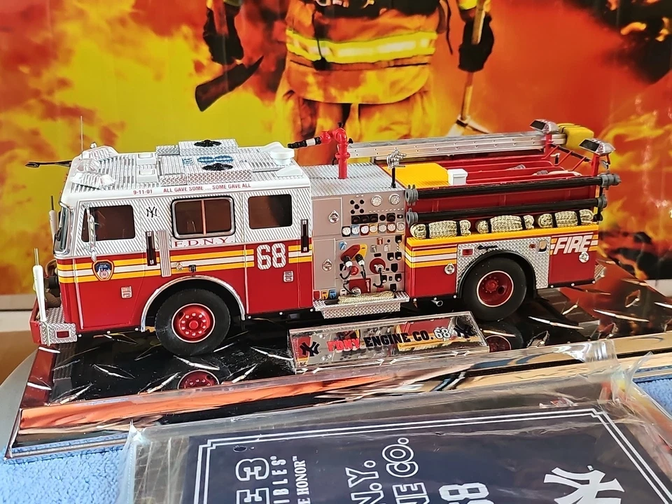 VINTAGE Code 3  Diamond Series #4 - FDNY Yankees Seagrave Pumper Engine #68 - Image 4 of 4