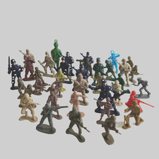 Plastic Toy Soldiers Miscellaneous Figures Lot of 38 Various Colors  Sizes