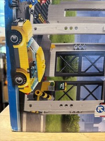 LEGO City Garage (4207, 933 pieces, 2012) New (old stock) Retired