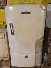 VINTAGE ESTATE ANTIQUE RETRO COLLECTiBLE 1950's WESTINGHOUSE REFRIGERATOR